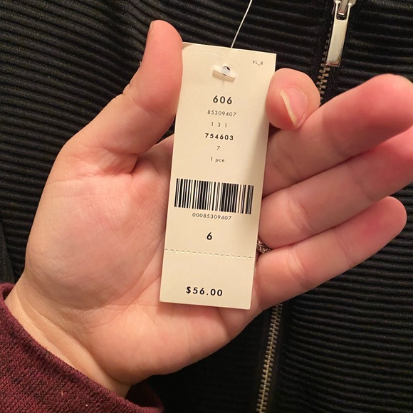 Knee length Body con dress - Picture 3 of 3